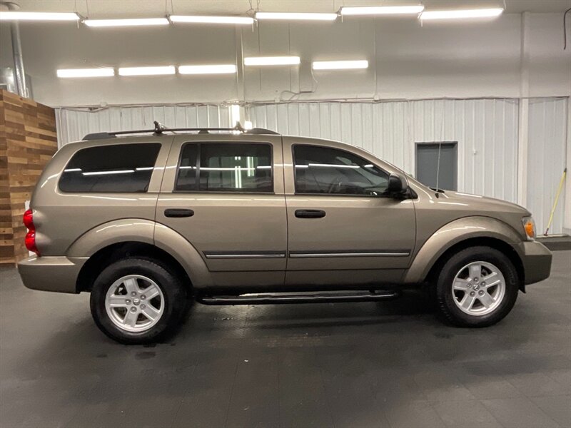 2007 Dodge Durango SLT Sport Utility 5.7L V8 / 3RD ROW SEAT / CLEAN   - Photo 4 - Gladstone, OR 97027