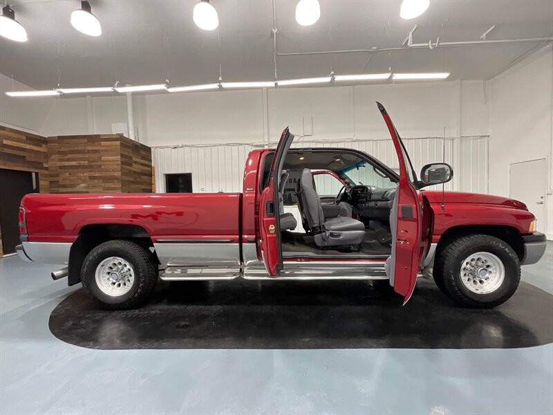 1998 Dodge Ram 2500 Laramie SLT 12-VALVE 5.9L DIESEL  / LOCAL NO RUST / LEATHER - Photo 11 - Gladstone, OR 97027