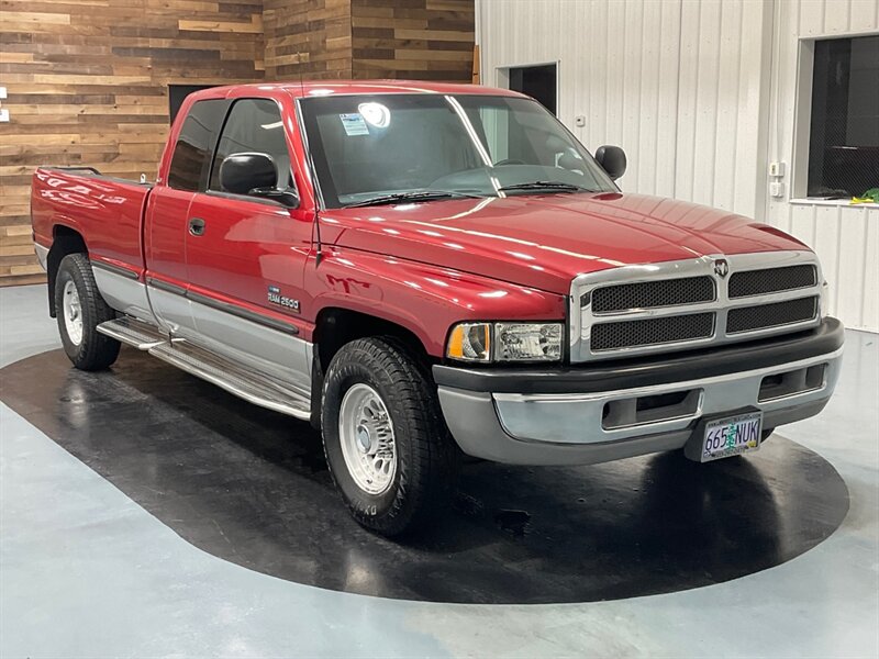 1998 Dodge Ram 2500 Laramie SLT 12-VALVE 5.9L DIESEL  / LOCAL NO RUST / LEATHER - Photo 2 - Gladstone, OR 97027