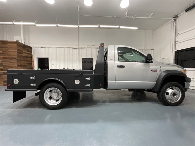 2008 Dodge Ram 4500 SLT Regular Cab 4X4 / 6.7L DIESEL /6-SPEED /DUALLY  / DUALLY / FLAT BED / 6-SPEED MANUAL / ZERO RUST - Photo 4 - Gladstone, OR 97027