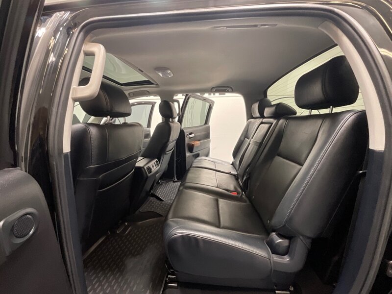 2013 Toyota Tundra Platinum CREWMAX 4X4 5.7L V8 LIFTED LIFTED / ZERO RUST / Heated & Cooled Leather Seats - Photo 37 - Gladstone, OR 97027