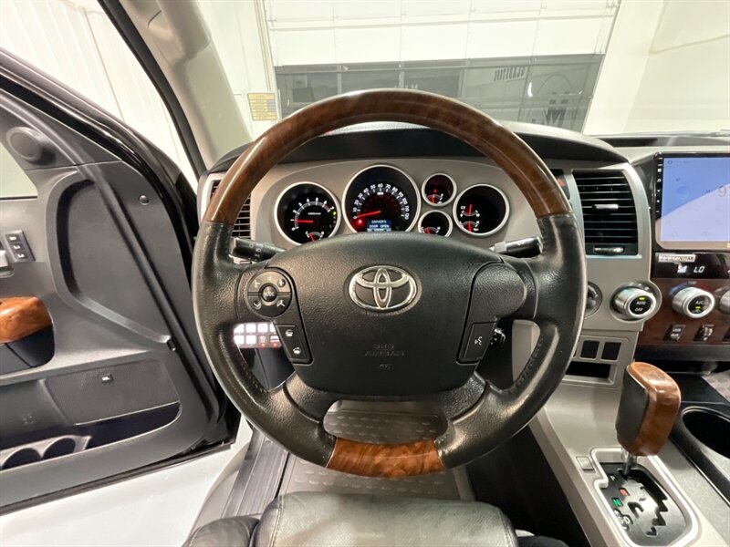 2013 Toyota Tundra Platinum CREWMAX 4X4 5.7L V8 LIFTED LIFTED / ZERO RUST / Heated & Cooled Leather Seats - Photo 15 - Gladstone, OR 97027