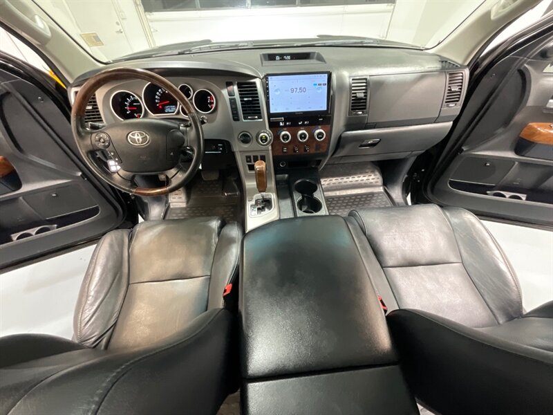 2013 Toyota Tundra Platinum CREWMAX 4X4 5.7L V8 LIFTED LIFTED / ZERO RUST / Heated & Cooled Leather Seats - Photo 35 - Gladstone, OR 97027