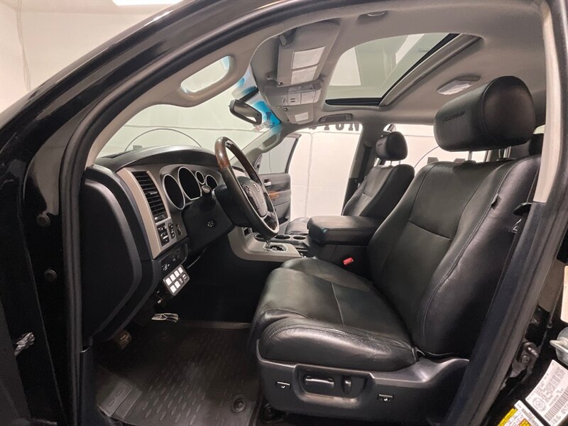 2013 Toyota Tundra Platinum CREWMAX 4X4 5.7L V8 LIFTED LIFTED / ZERO RUST / Heated & Cooled Leather Seats - Photo 12 - Gladstone, OR 97027