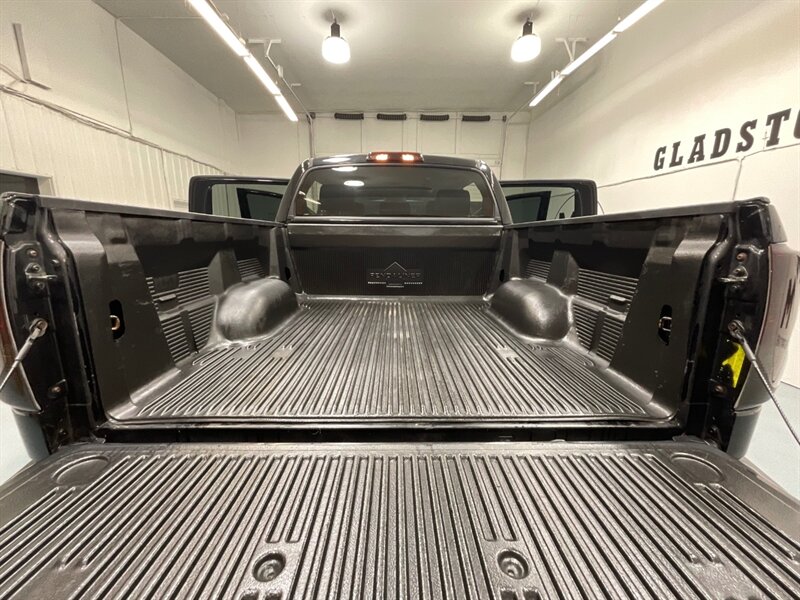 2013 Toyota Tundra Platinum CREWMAX 4X4 5.7L V8 LIFTED LIFTED / ZERO RUST / Heated & Cooled Leather Seats - Photo 11 - Gladstone, OR 97027