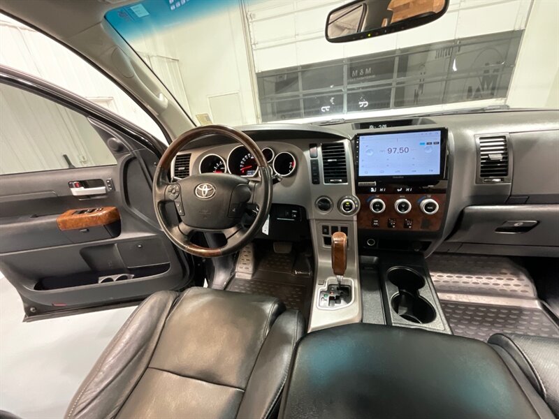 2013 Toyota Tundra Platinum CREWMAX 4X4 5.7L V8 LIFTED LIFTED / ZERO RUST / Heated & Cooled Leather Seats - Photo 16 - Gladstone, OR 97027