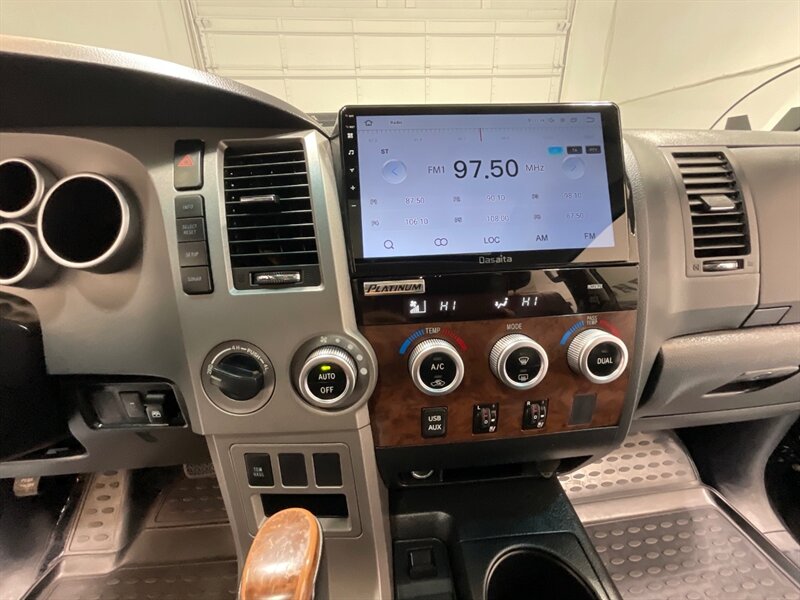 2013 Toyota Tundra Platinum CREWMAX 4X4 5.7L V8 LIFTED LIFTED / ZERO RUST / Heated & Cooled Leather Seats - Photo 17 - Gladstone, OR 97027