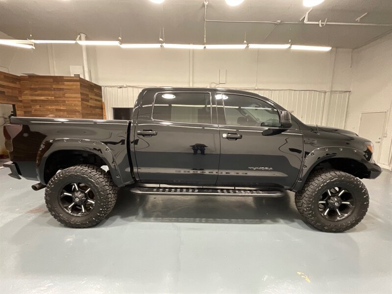 2013 Toyota Tundra Platinum CREWMAX 4X4 5.7L V8 LIFTED LIFTED / ZERO RUST / Heated & Cooled Leather Seats - Photo 4 - Gladstone, OR 97027