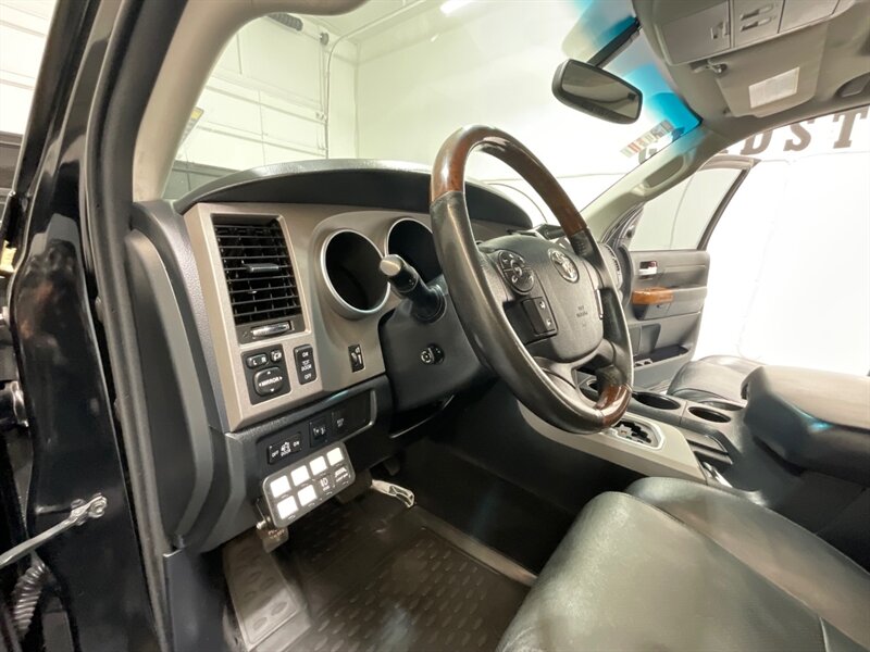 2013 Toyota Tundra Platinum CREWMAX 4X4 5.7L V8 LIFTED LIFTED / ZERO RUST / Heated & Cooled Leather Seats - Photo 36 - Gladstone, OR 97027