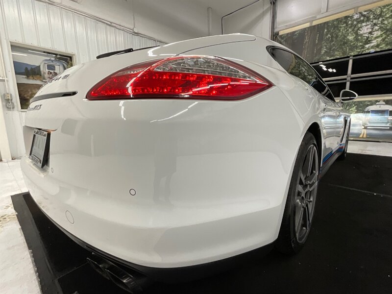 2013 Porsche Panamera GTS Sedan AWD / 4.8L V8 / LOADED / 58,000 MILES  / Leather w. Heated & Cooled Seats / Sunroof / Sport Chrono Package Plus - Photo 26 - Gladstone, OR 97027