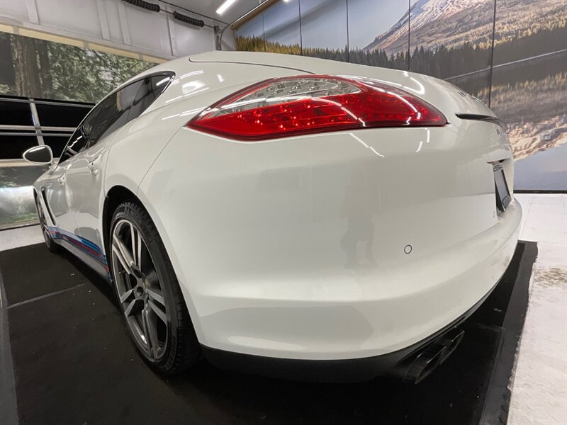 2013 Porsche Panamera GTS Sedan AWD / 4.8L V8 / LOADED / 58,000 MILES  / Leather w. Heated & Cooled Seats / Sunroof / Sport Chrono Package Plus - Photo 12 - Gladstone, OR 97027