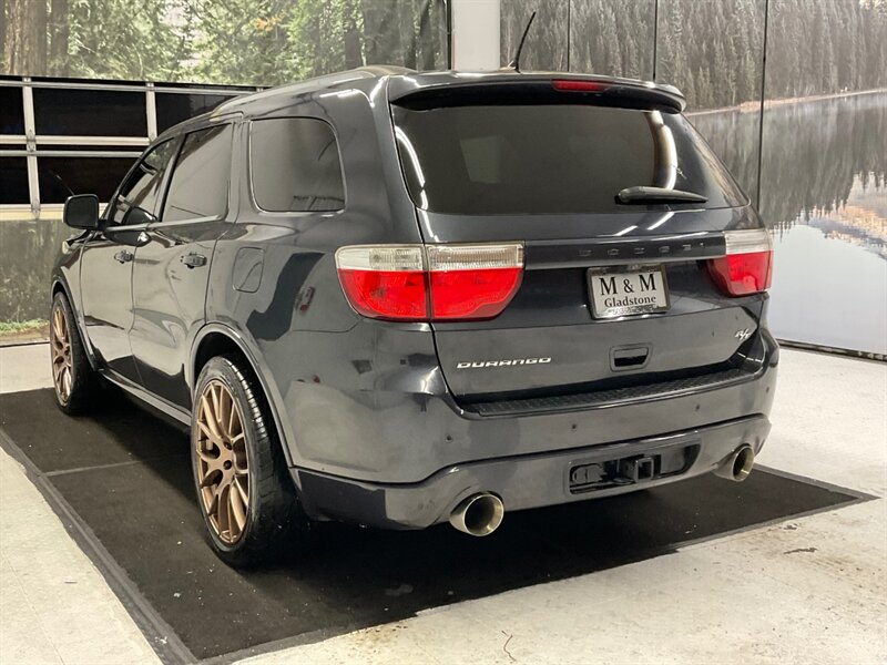 2013 Dodge Durango R/T Sport Utility / 5.7L V8 HEMI / Leather  / Navigation & Backup Camera / Leather & Heated Seats / Sunroof / CUSTOM WHEELS / 3RD ROW SEAT - Photo 7 - Gladstone, OR 97027