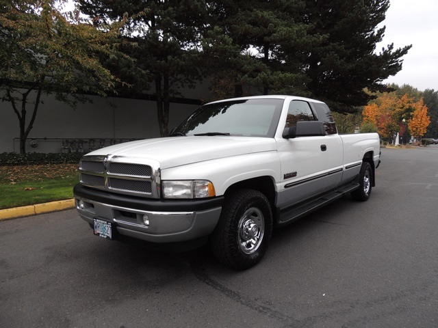 1999 Dodge Ram 2500 Laramie SLT / 5.9L CUMMINS Turbo DIESEL / Long Bed