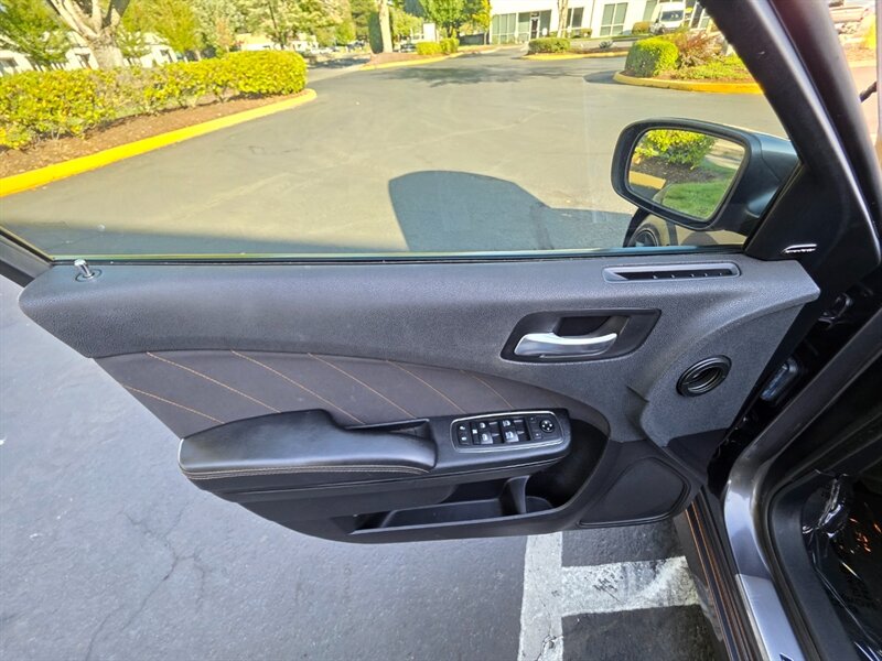 2019 Dodge Charger R/T / NEW TIRES/ LOW MILES - Photo 49 - Portland, OR 97217