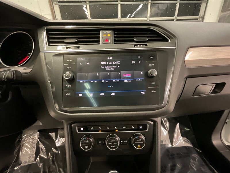 2019 Volkswagen Tiguan 2.0T SE 4Motion AWD / 4Cyl TURBO / Panoramic Roof  / 1-OWNER - Photo 20 - Gladstone, OR 97027