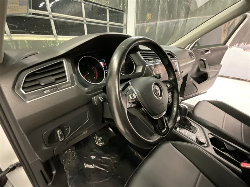 2019 Volkswagen Tiguan 2.0T SE 4Motion AWD / 4Cyl TURBO / Panoramic Roof  / 1-OWNER - Photo 16 - Gladstone, OR 97027