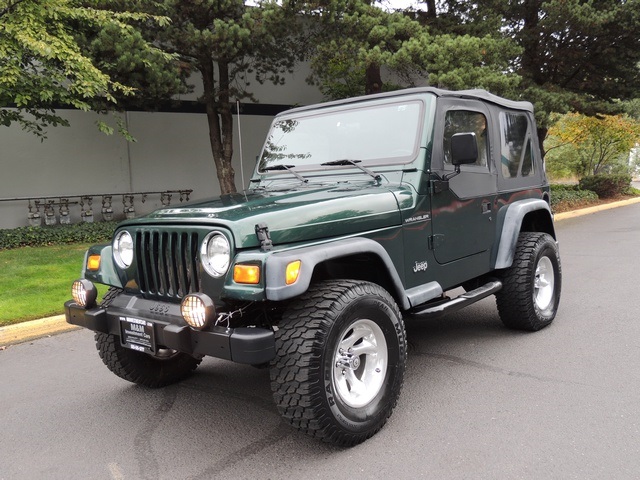 1999 Jeep Wrangler SE/ 4X4/ 5-Speed Manual/ 4Cyl/ LIFTED