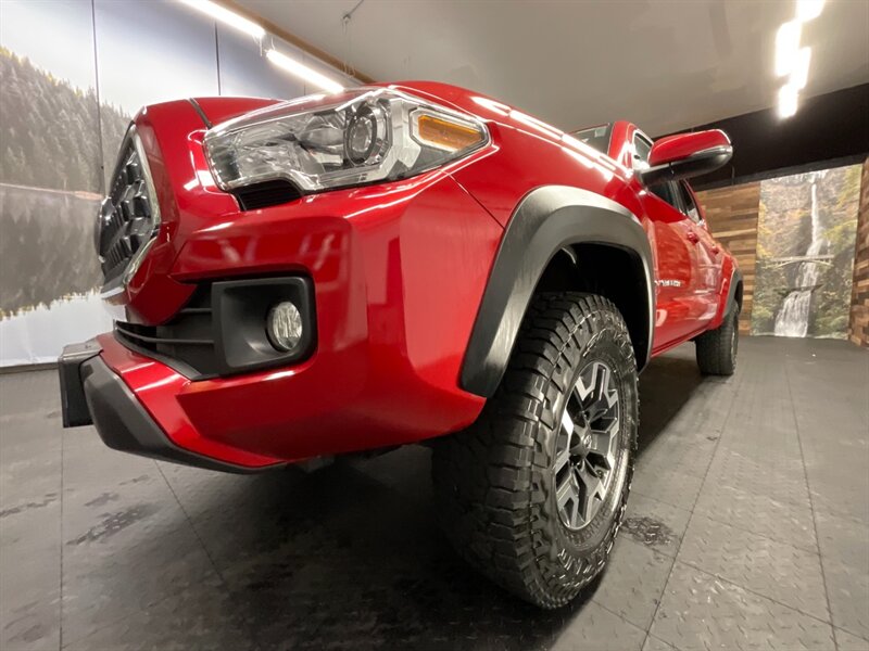 2019 Toyota Tacoma TRD Off-Road Double Cab 4X4 / REAR DIFF LOCKS  LONG BED / 1-OWNER / BRAND NEW TIRES - Photo 9 - Gladstone, OR 97027