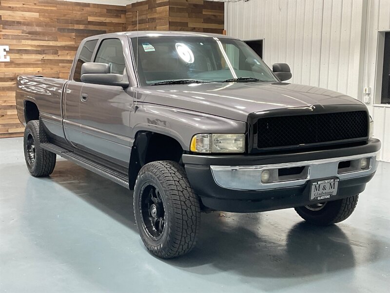 1998 Dodge Ram 2500 ST 4Dr 4X4 / 5 SPEED MANUAL / 5.9L CUMMINS DIESEL  Zero Rust / LONG BED / 125,000 MILES - Photo 2 - Gladstone, OR 97027