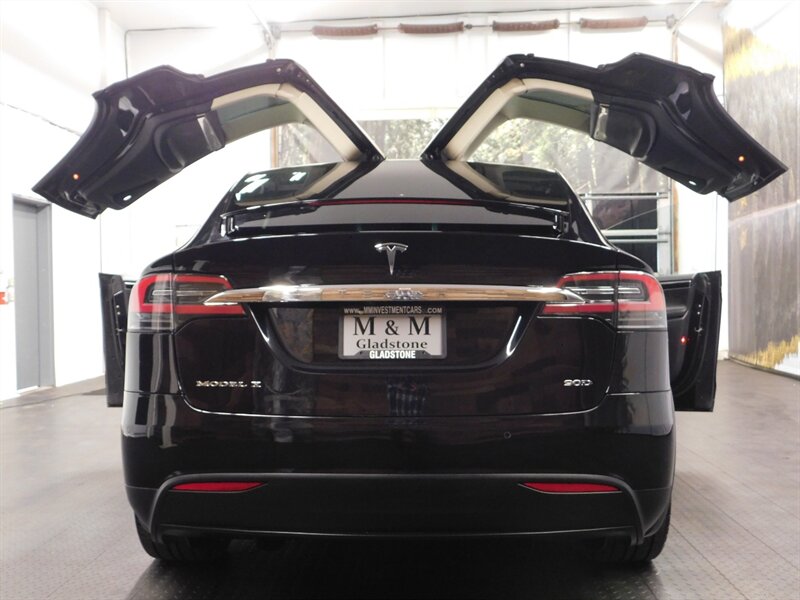 2016 Tesla Model X 90D Sport Utility / AWD /1-OWNER / 33,000 MILES   - Photo 9 - Gladstone, OR 97027