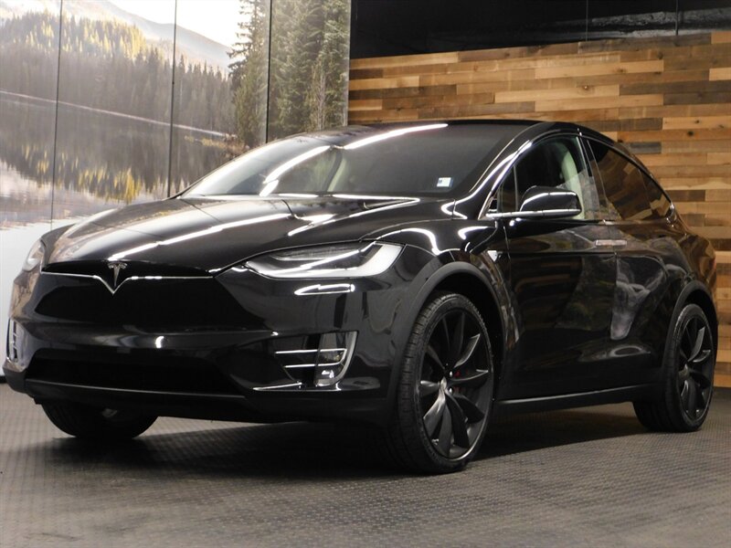 2016 Tesla Model X 90D Sport Utility / AWD /1-OWNER / 33,000 MILES   - Photo 1 - Gladstone, OR 97027