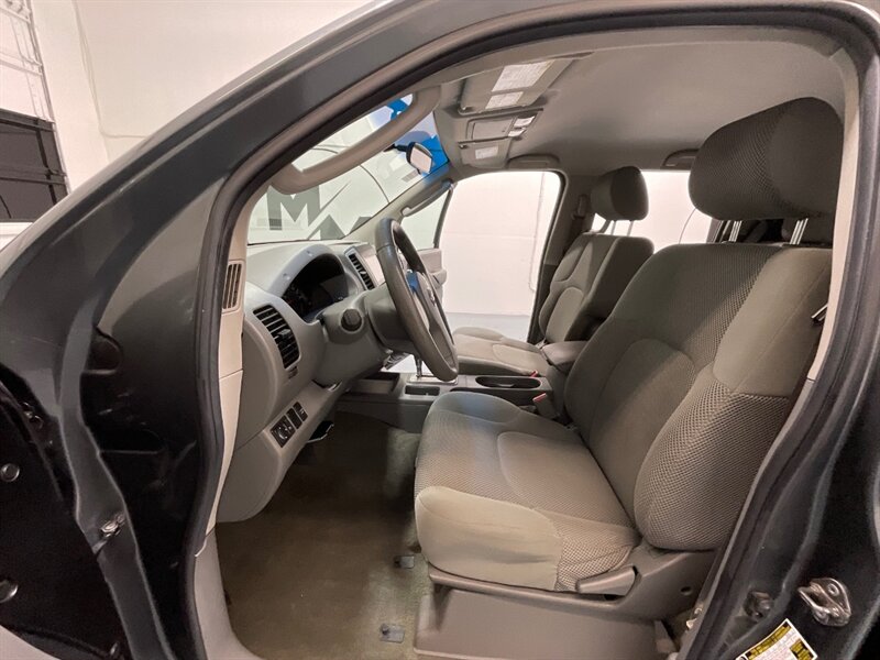 2009 Nissan Frontier SE V6 / 4x4 / Crew Cab / LIFTED / NEW TIRES/CANOPY / WINCH BUMPER / LOCAL NO RUST - Photo 12 - Gladstone, OR 97027