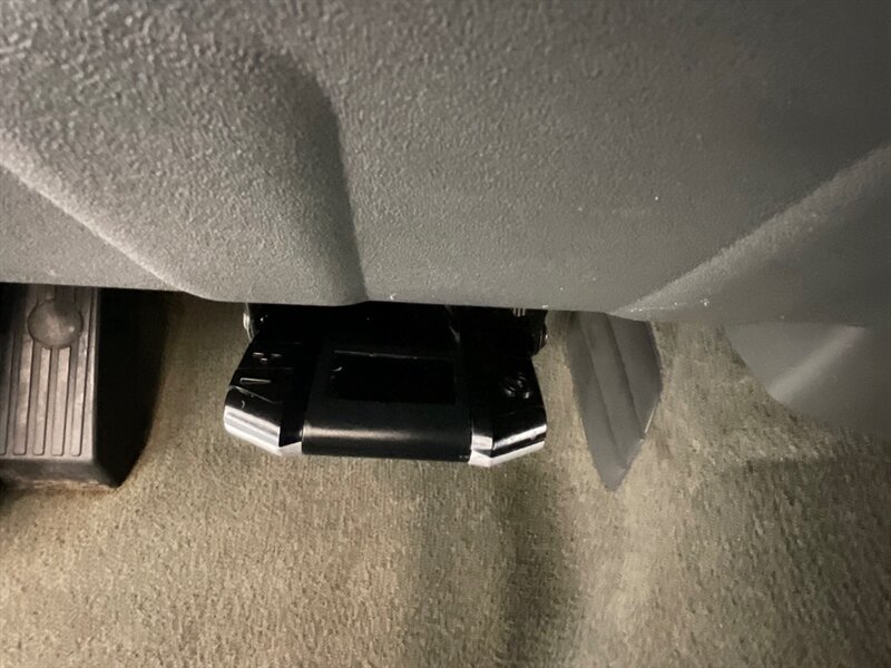 2009 Nissan Frontier SE V6 / 4x4 / Crew Cab / LIFTED / NEW TIRES/CANOPY / WINCH BUMPER / LOCAL NO RUST - Photo 21 - Gladstone, OR 97027