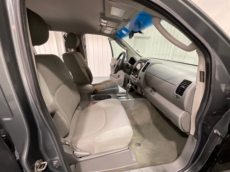 2009 Nissan Frontier SE V6 / 4x4 / Crew Cab / LIFTED / NEW TIRES/CANOPY / WINCH BUMPER / LOCAL NO RUST - Photo 15 - Gladstone, OR 97027