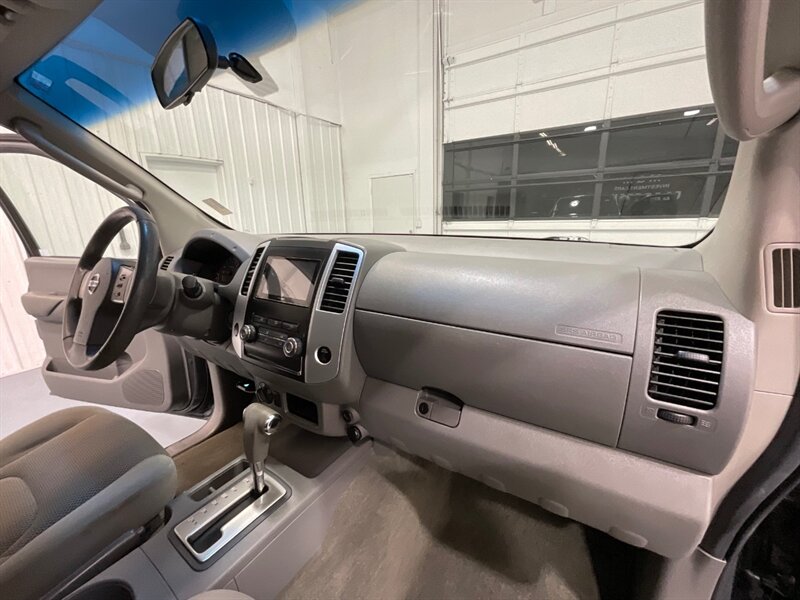 2009 Nissan Frontier SE V6 / 4x4 / Crew Cab / LIFTED / NEW TIRES/CANOPY / WINCH BUMPER / LOCAL NO RUST - Photo 38 - Gladstone, OR 97027