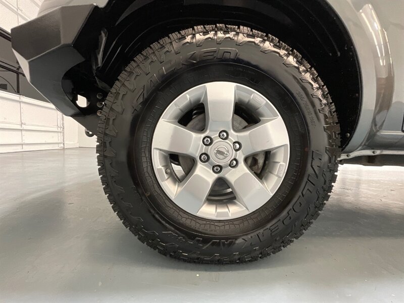 2009 Nissan Frontier SE V6 / 4x4 / Crew Cab / LIFTED / NEW TIRES/CANOPY / WINCH BUMPER / LOCAL NO RUST - Photo 23 - Gladstone, OR 97027
