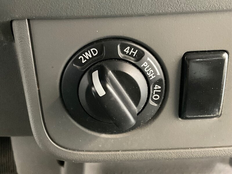 2009 Nissan Frontier SE V6 / 4x4 / Crew Cab / LIFTED / NEW TIRES/CANOPY / WINCH BUMPER / LOCAL NO RUST - Photo 20 - Gladstone, OR 97027