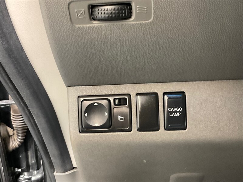 2009 Nissan Frontier SE V6 / 4x4 / Crew Cab / LIFTED / NEW TIRES/CANOPY / WINCH BUMPER / LOCAL NO RUST - Photo 19 - Gladstone, OR 97027