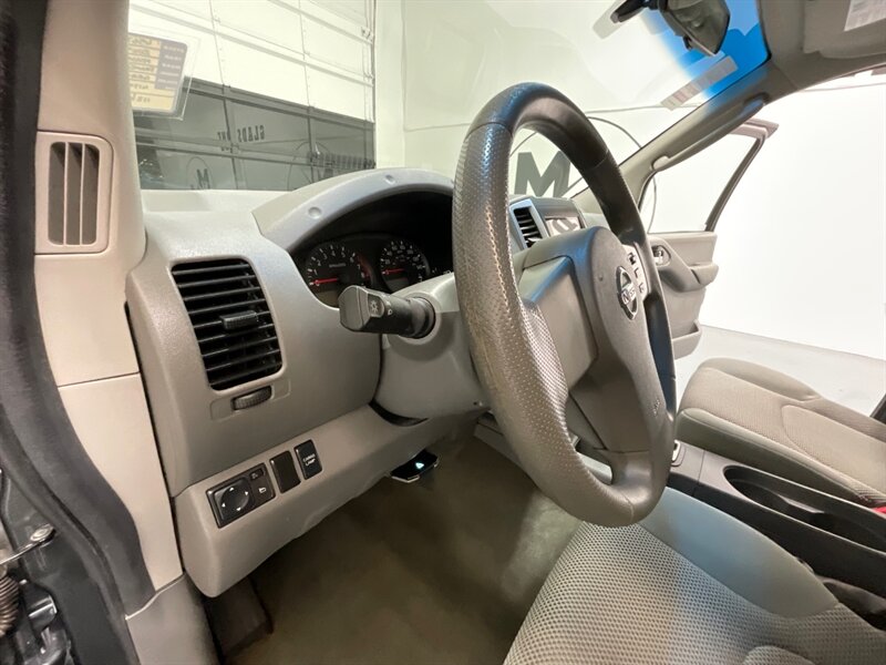 2009 Nissan Frontier SE V6 / 4x4 / Crew Cab / LIFTED / NEW TIRES/CANOPY / WINCH BUMPER / LOCAL NO RUST - Photo 39 - Gladstone, OR 97027