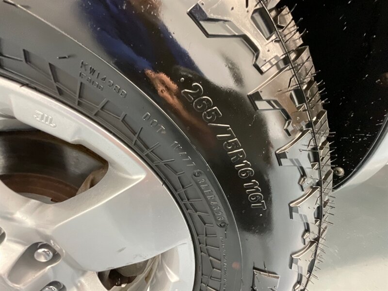 2009 Nissan Frontier SE V6 / 4x4 / Crew Cab / LIFTED / NEW TIRES/CANOPY / WINCH BUMPER / LOCAL NO RUST - Photo 48 - Gladstone, OR 97027