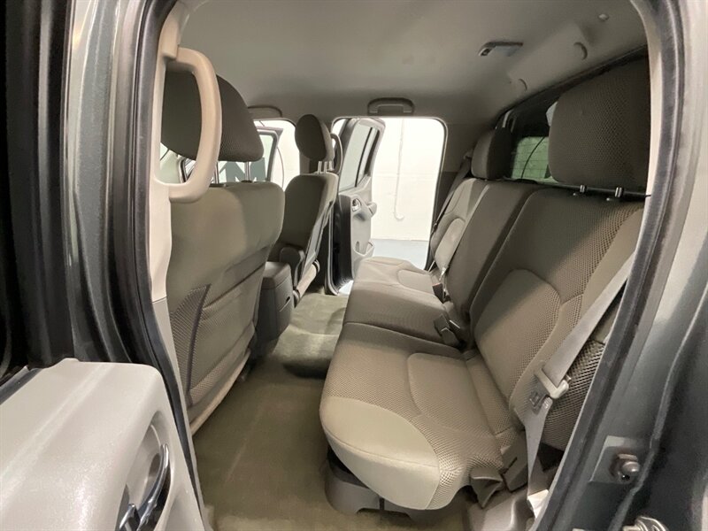 2009 Nissan Frontier SE V6 / 4x4 / Crew Cab / LIFTED / NEW TIRES/CANOPY / WINCH BUMPER / LOCAL NO RUST - Photo 13 - Gladstone, OR 97027