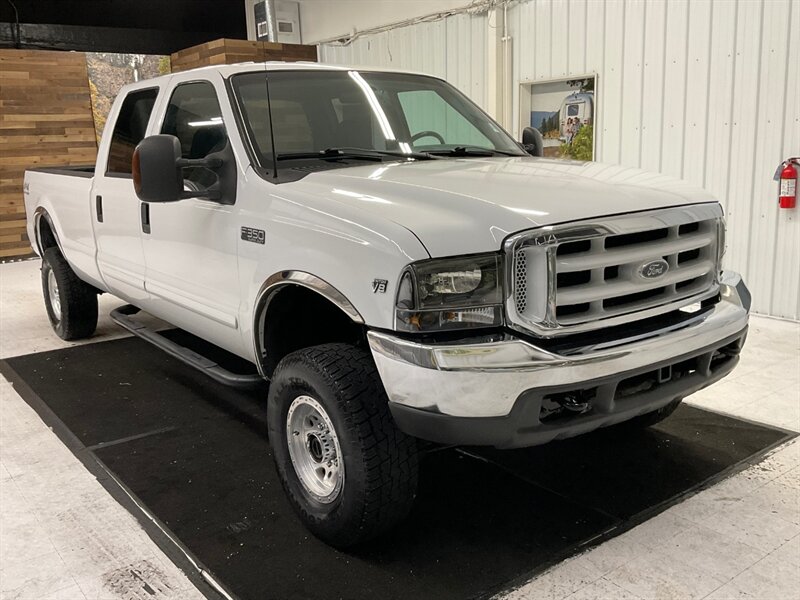 2001 Ford F-350 XL Crew Cab 4X4 / 5.4L V8 / LONG BED / 1-TON  / Rear Airbags / Towing Package / 146,000 MILES - Photo 2 - Gladstone, OR 97027