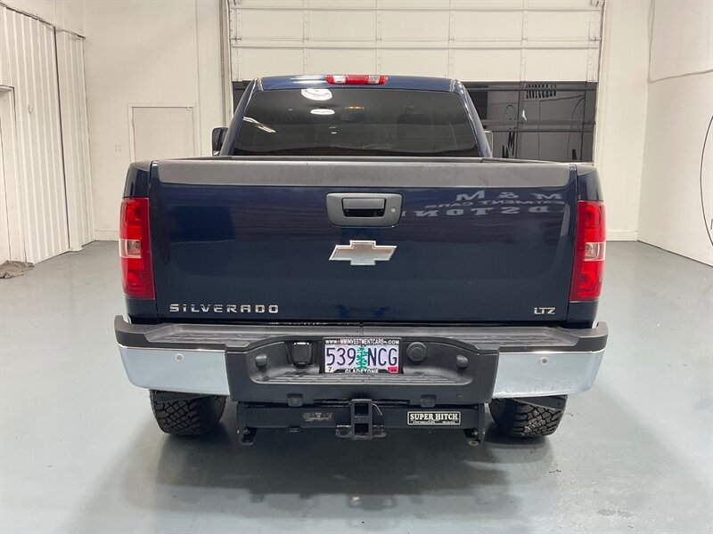 2008 Chevrolet Silverado 2500 LTZ Crew Cab 4X4 / 6.6L DIESEL / NEW WHEELS TIRES / Leather w. Heated seats / ZERO RUST - Photo 6 - Gladstone, OR 97027