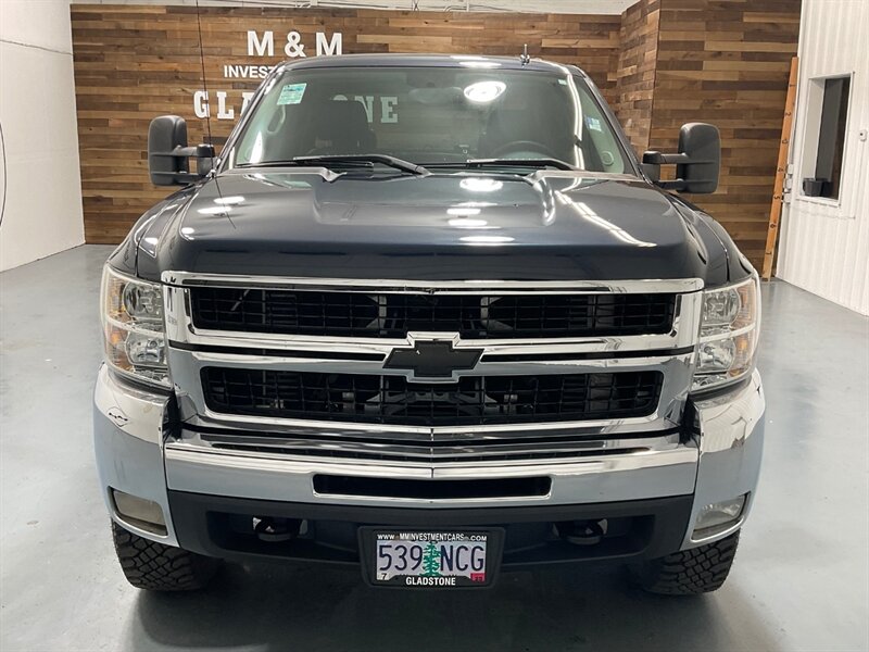 2008 Chevrolet Silverado 2500 LTZ Crew Cab 4X4 / 6.6L DIESEL / NEW WHEELS TIRES / Leather w. Heated seats / ZERO RUST - Photo 5 - Gladstone, OR 97027
