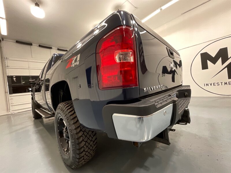 2008 Chevrolet Silverado 2500 LTZ Crew Cab 4X4 / 6.6L DIESEL / NEW WHEELS TIRES / Leather w. Heated seats / ZERO RUST - Photo 32 - Gladstone, OR 97027