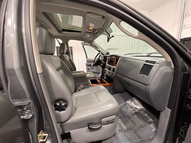 2006 Dodge Ram 2500 Laramie MEGACAB 4X4 / 5.9L DIESEL / NEW TIRES  / Leather w. Heated Seats / Power Running Board / LEVELED w. NEW WHEELS & TIRES / ZERO RUST - Photo 13 - Gladstone, OR 97027