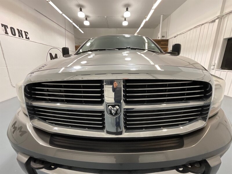 2006 Dodge Ram 2500 Laramie MEGACAB 4X4 / 5.9L DIESEL / NEW TIRES  / Leather w. Heated Seats / Power Running Board / LEVELED w. NEW WHEELS & TIRES / ZERO RUST - Photo 30 - Gladstone, OR 97027