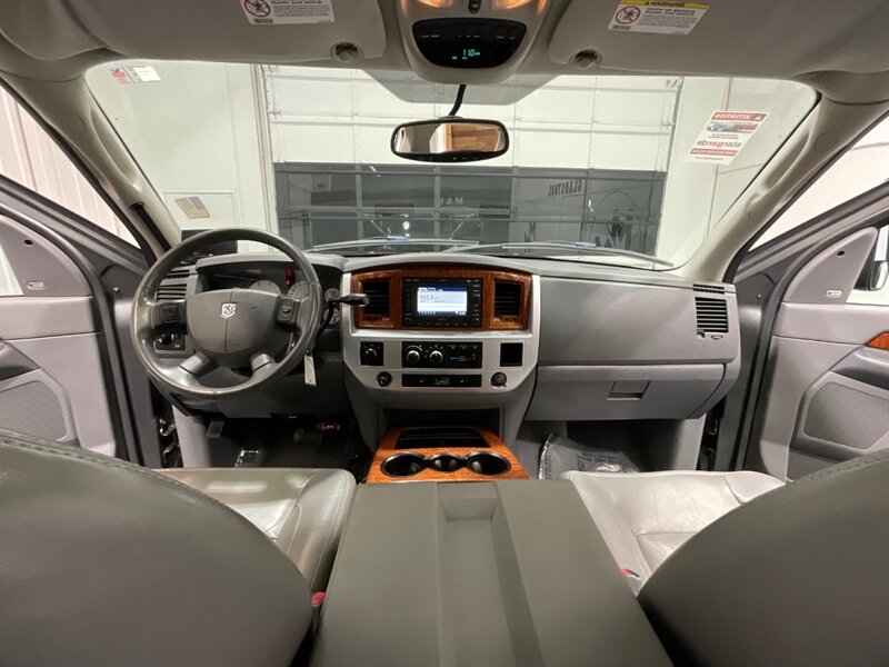 2006 Dodge Ram 2500 Laramie MEGACAB 4X4 / 5.9L DIESEL / NEW TIRES  / Leather w. Heated Seats / Power Running Board / LEVELED w. NEW WHEELS & TIRES / ZERO RUST - Photo 41 - Gladstone, OR 97027