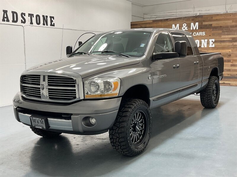 2006 Dodge Ram 2500 Laramie MEGACAB 4X4 / 5.9L DIESEL / NEW TIRES  / Leather w. Heated Seats / Power Running Board / LEVELED w. NEW WHEELS & TIRES / ZERO RUST - Photo 58 - Gladstone, OR 97027