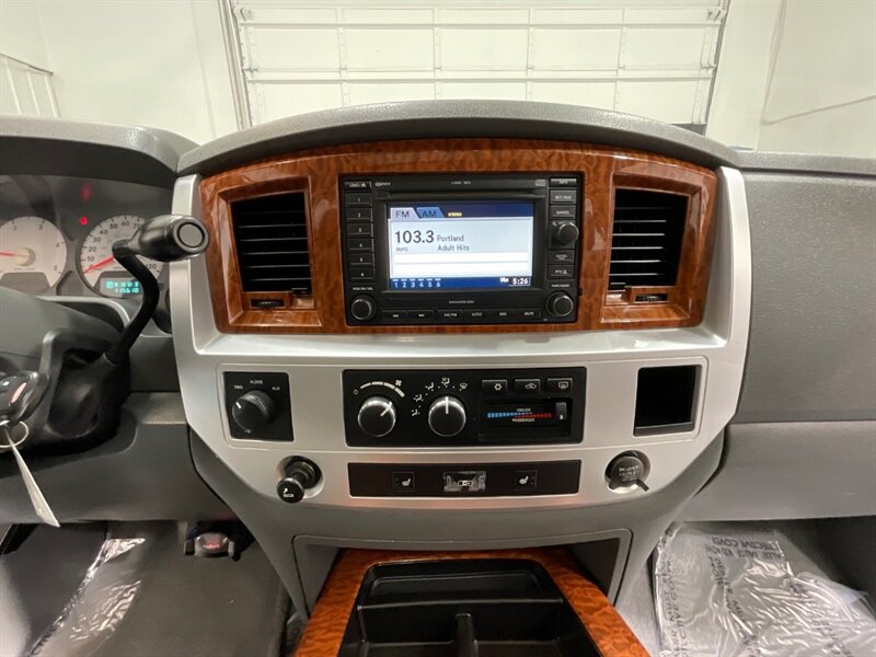 2006 Dodge Ram 2500 Laramie MEGACAB 4X4 / 5.9L DIESEL / NEW TIRES  / Leather w. Heated Seats / Power Running Board / LEVELED w. NEW WHEELS & TIRES / ZERO RUST - Photo 15 - Gladstone, OR 97027