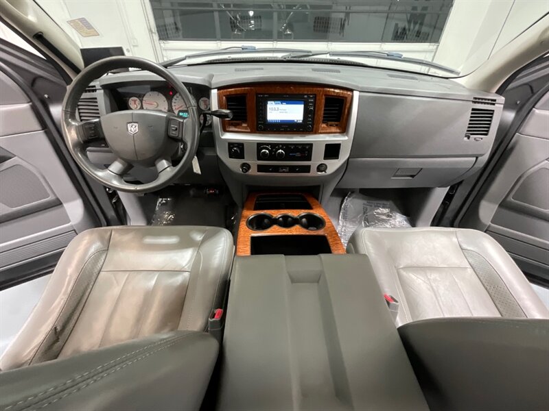 2006 Dodge Ram 2500 Laramie MEGACAB 4X4 / 5.9L DIESEL / NEW TIRES  / Leather w. Heated Seats / Power Running Board / LEVELED w. NEW WHEELS & TIRES / ZERO RUST - Photo 40 - Gladstone, OR 97027