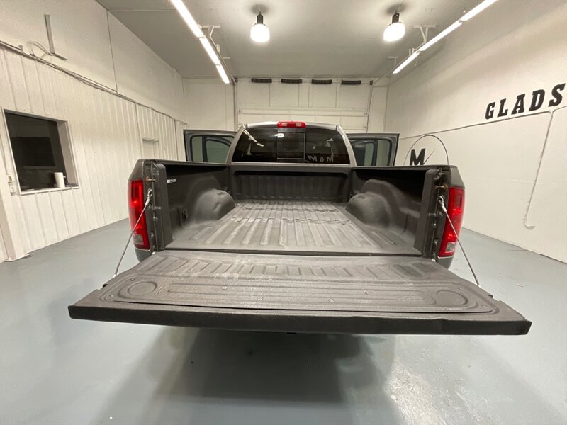 2006 Dodge Ram 2500 Laramie MEGACAB 4X4 / 5.9L DIESEL / NEW TIRES  / Leather w. Heated Seats / Power Running Board / LEVELED w. NEW WHEELS & TIRES / ZERO RUST - Photo 9 - Gladstone, OR 97027