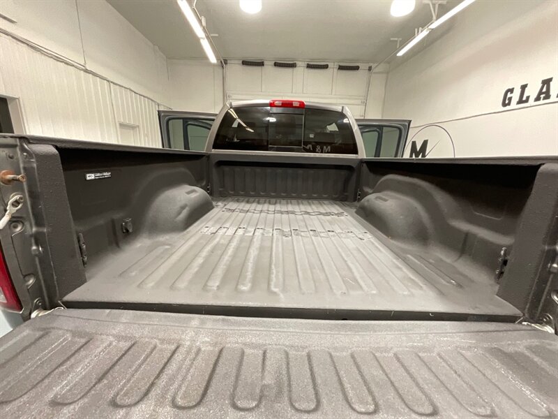 2006 Dodge Ram 2500 Laramie MEGACAB 4X4 / 5.9L DIESEL / NEW TIRES  / Leather w. Heated Seats / Power Running Board / LEVELED w. NEW WHEELS & TIRES / ZERO RUST - Photo 32 - Gladstone, OR 97027