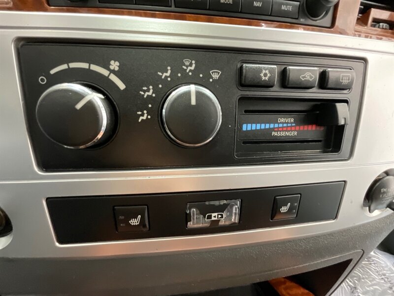 2006 Dodge Ram 2500 Laramie MEGACAB 4X4 / 5.9L DIESEL / NEW TIRES  / Leather w. Heated Seats / Power Running Board / LEVELED w. NEW WHEELS & TIRES / ZERO RUST - Photo 16 - Gladstone, OR 97027