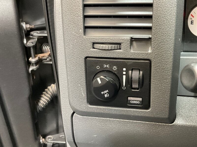2006 Dodge Ram 2500 Laramie MEGACAB 4X4 / 5.9L DIESEL / NEW TIRES  / Leather w. Heated Seats / Power Running Board / LEVELED w. NEW WHEELS & TIRES / ZERO RUST - Photo 45 - Gladstone, OR 97027