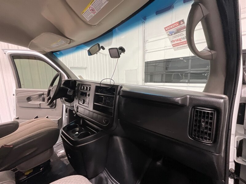 2010 GMC Savana 2500 CARGO VAN / 6.0L V8 / LOCAL VAN / 127k MILES  / ZERO RUST / SHELVES INCLUDED - Photo 36 - Gladstone, OR 97027